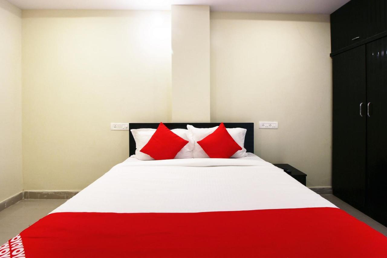 Hotel Oyo Sri Vinayaka Grand à Shamshabad Extérieur photo
